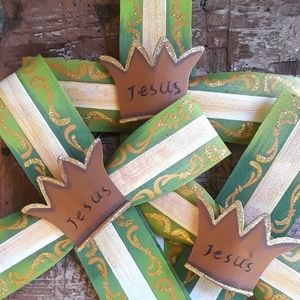 ROUND TOP COLLECTION CHRISTMAS CROSS